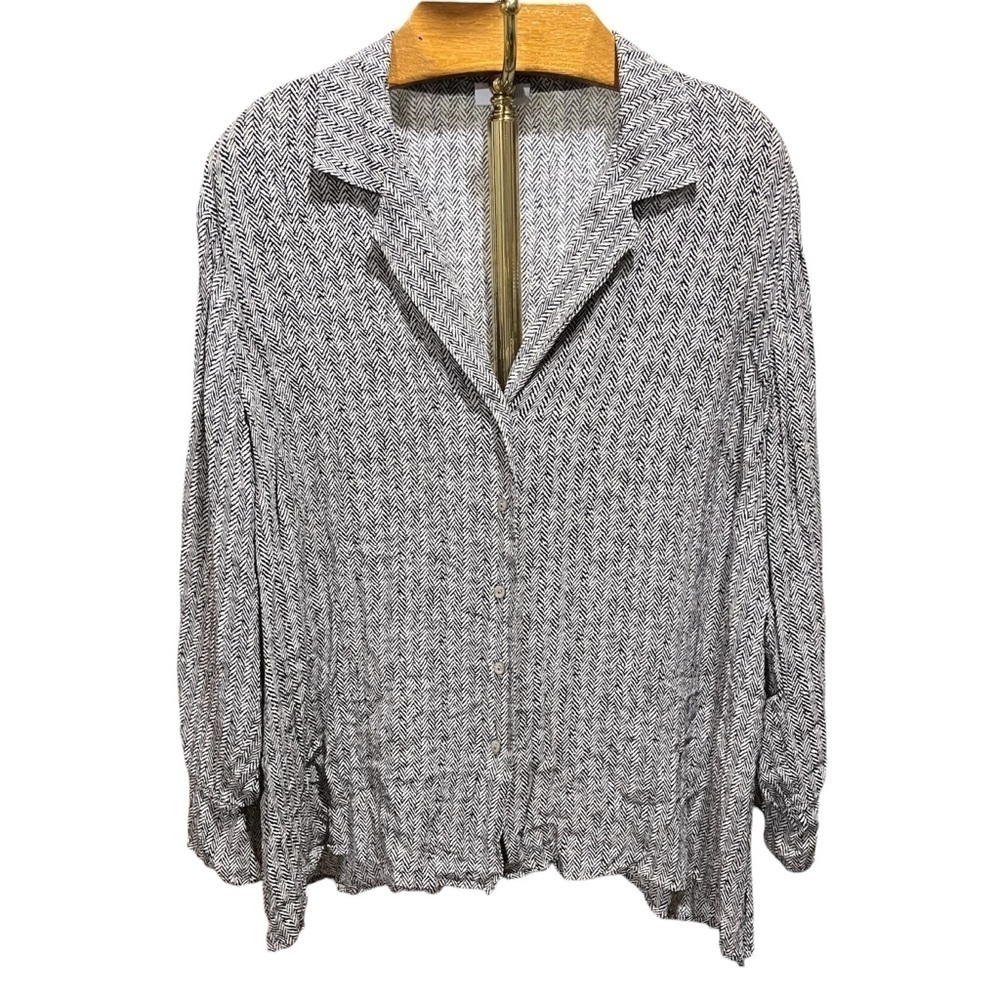 J JILL ~ Grey Herringbone Pattern Button Down Blouse